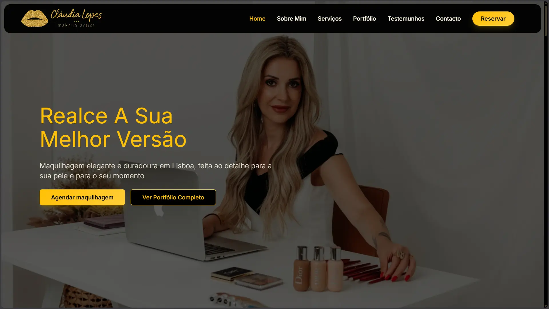 Página inicial do website Cláudia Makeup com foco em fotografia editorial de maquilhagem e botão de contacto